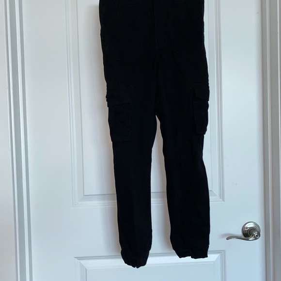 Forever 21 Black High Waisted Cargo Pants - Picture 2 of 4